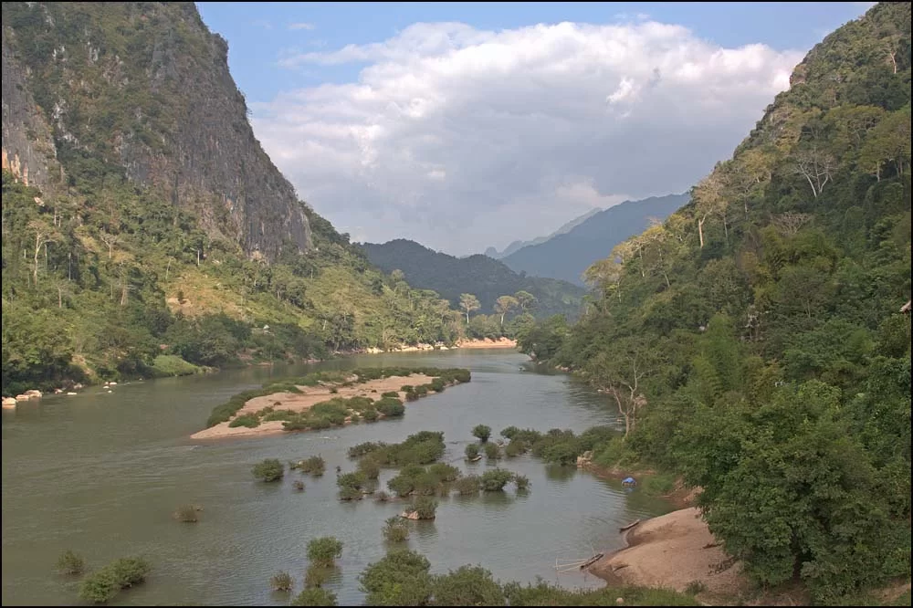 09-0998 Nam Ou Nong Khiaw.webp