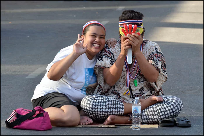 14-0588 Demonstranter vid Asok BKK.webp
