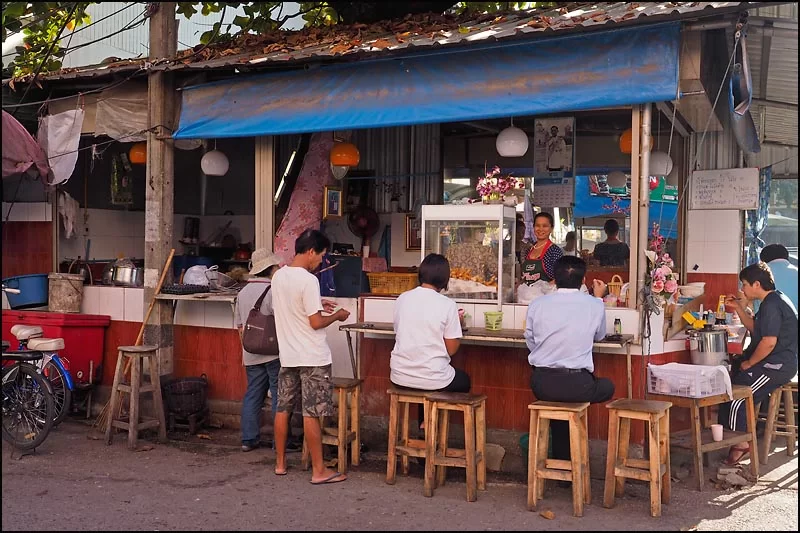 15-1369 Charlie's tants café CHR.webp