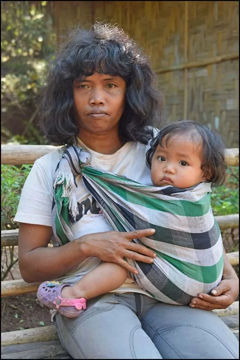 16-0287 Mlabrikvinna och barn NAN.webp