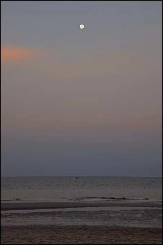 17-0405 Måne över havet PKK.webp