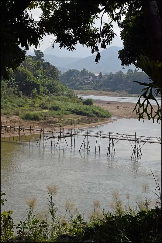 18-0051 Bambubro över Nam Khan LPB.webp