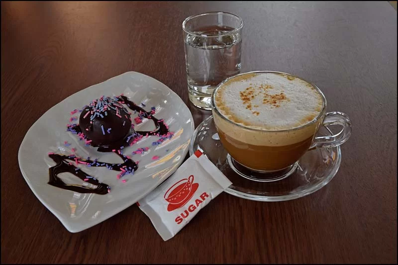 18-0069 Kaffe med avec LPB.webp