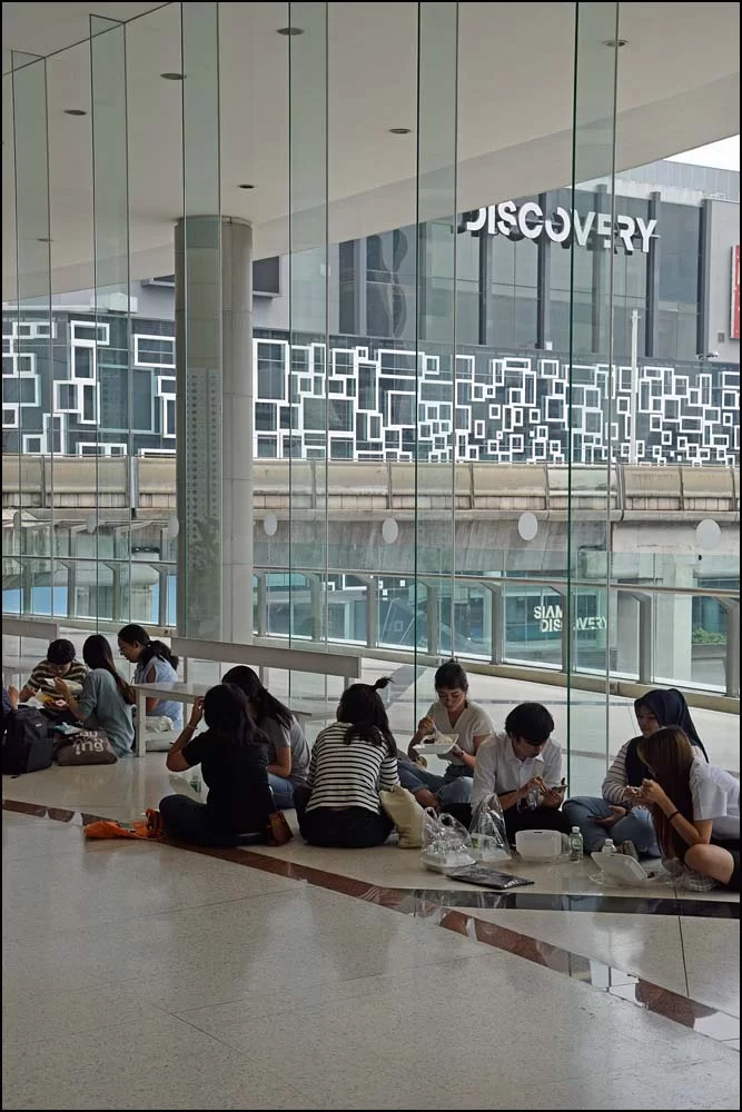 18-1532 Lunch på golvet, BACC.webp