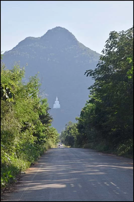 18-2282 Vägen till Buddha KOR.webp