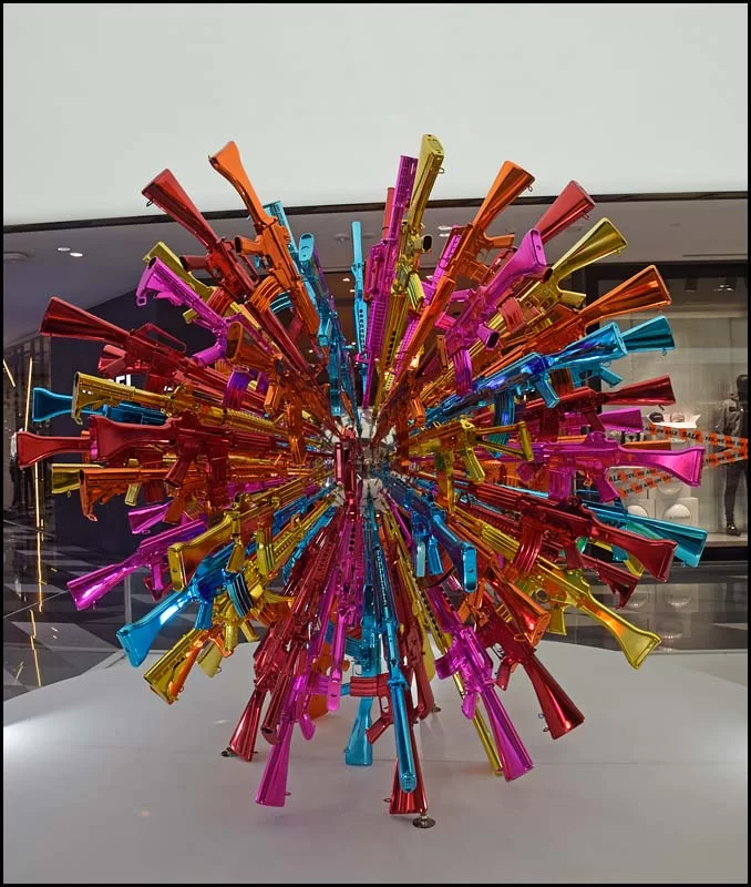 18-2367 Märklig julskyltning BKK.webp