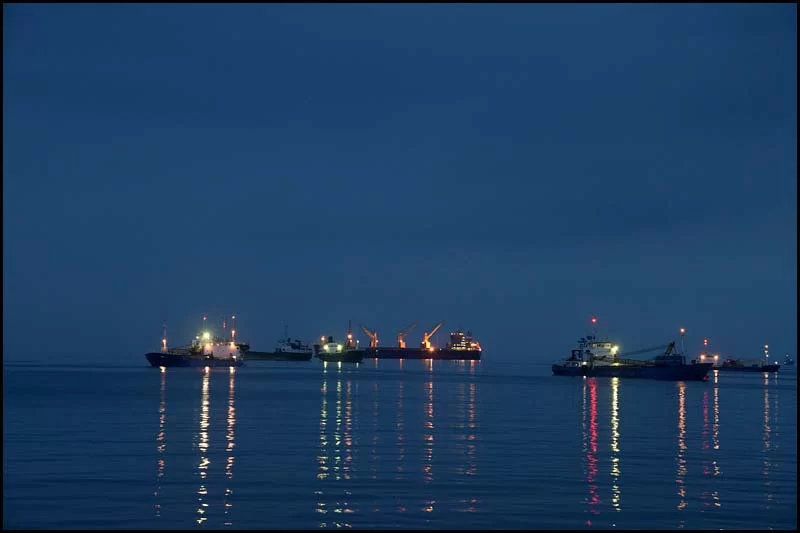 18-2405 Fartyg på redden, Naga CEB.webp