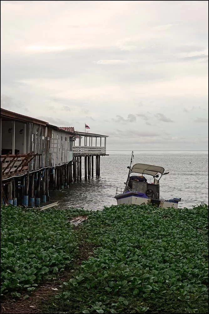 22-1310 Gammal båt vid piren PKK.webp