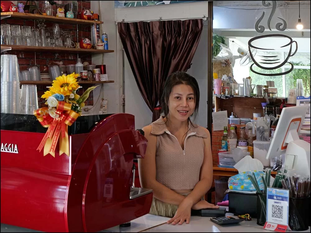 22-1527 Innehavaren av Café Zebra PYO.webp