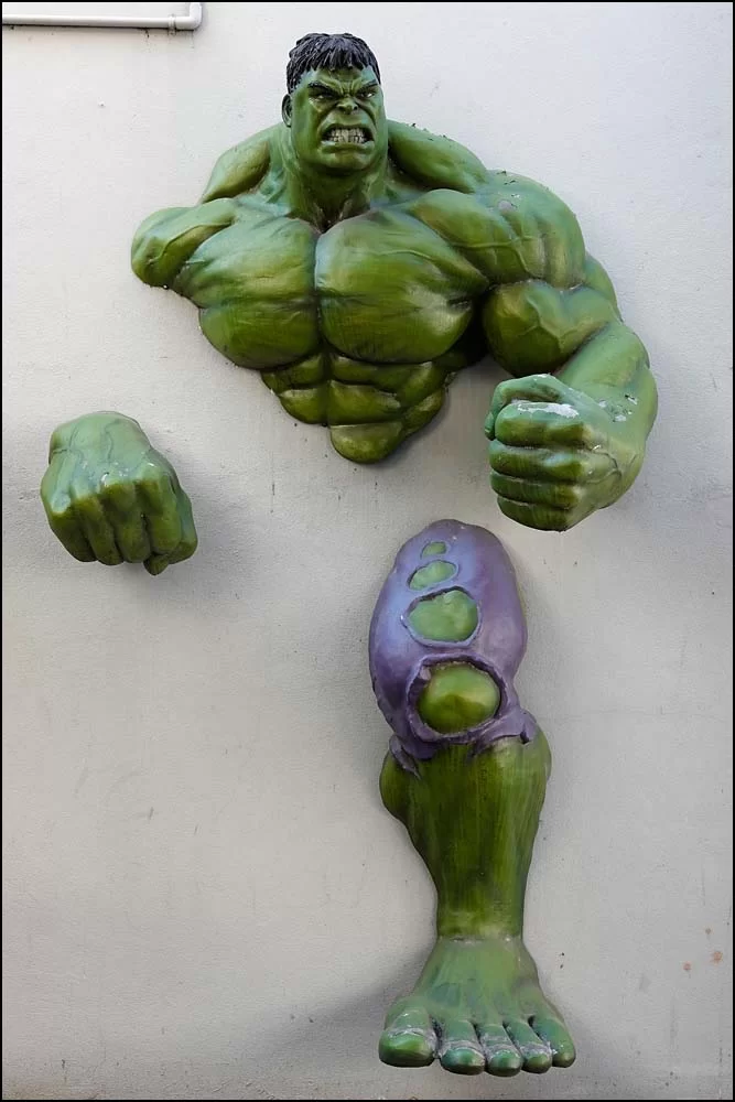 23-0222 Hulken går genom väggen CHM.webp