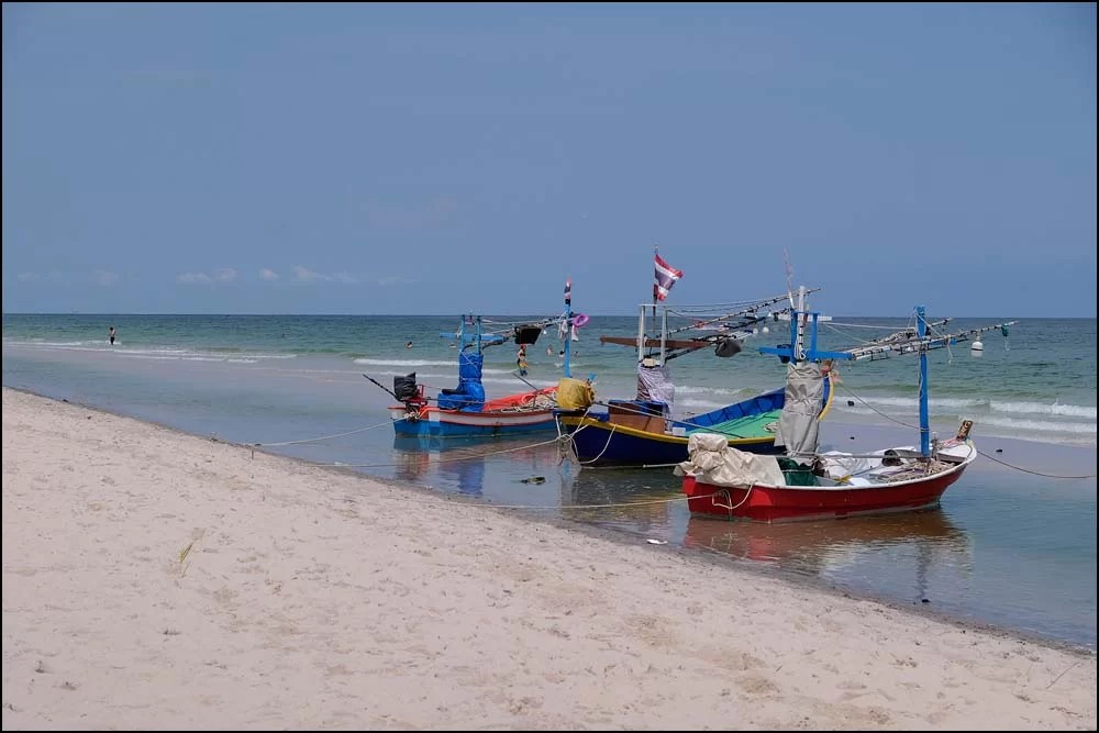 23-1051 Båtar på stranden PKK.webp
