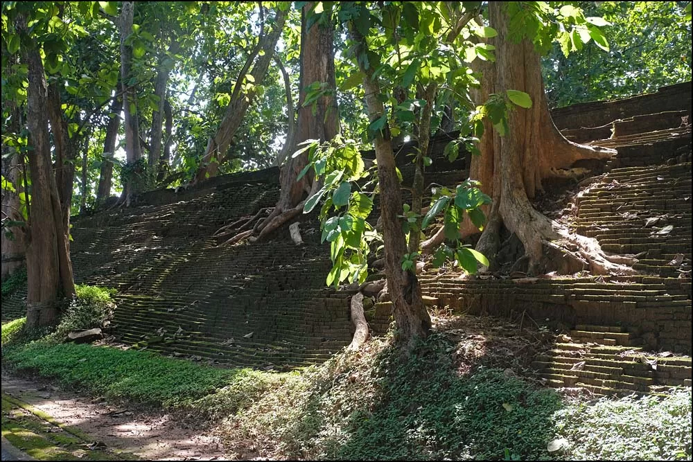 23-1084 Stadsmuren, Chiang Saen CHR.webp