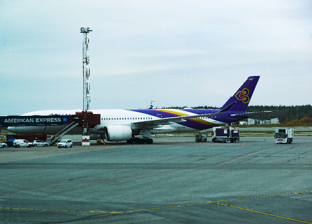 24-1117 Thaiplan på Arlanda.png