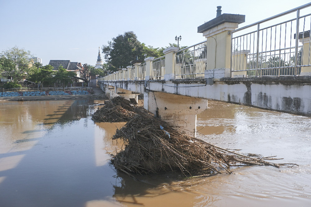 24-1127 Bråte vid gångbron över Ping CHM.png