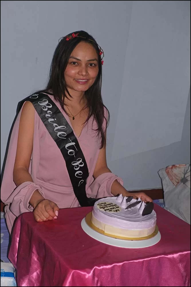 25-1061 Rachana med tårta KTM.webp