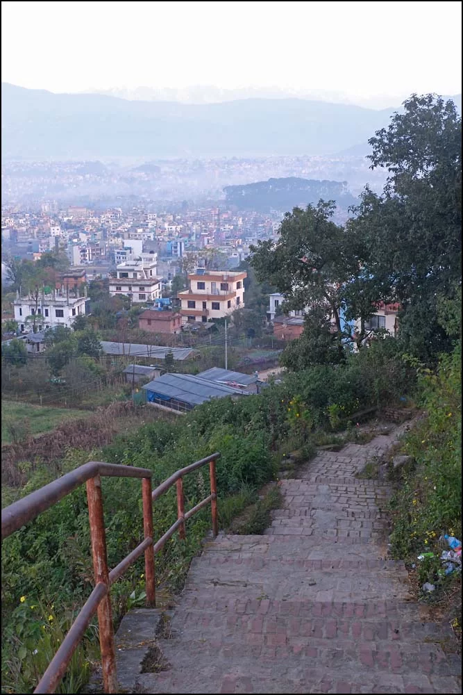 25-1066 Trappa i sluttningen, Bakthapur.webp