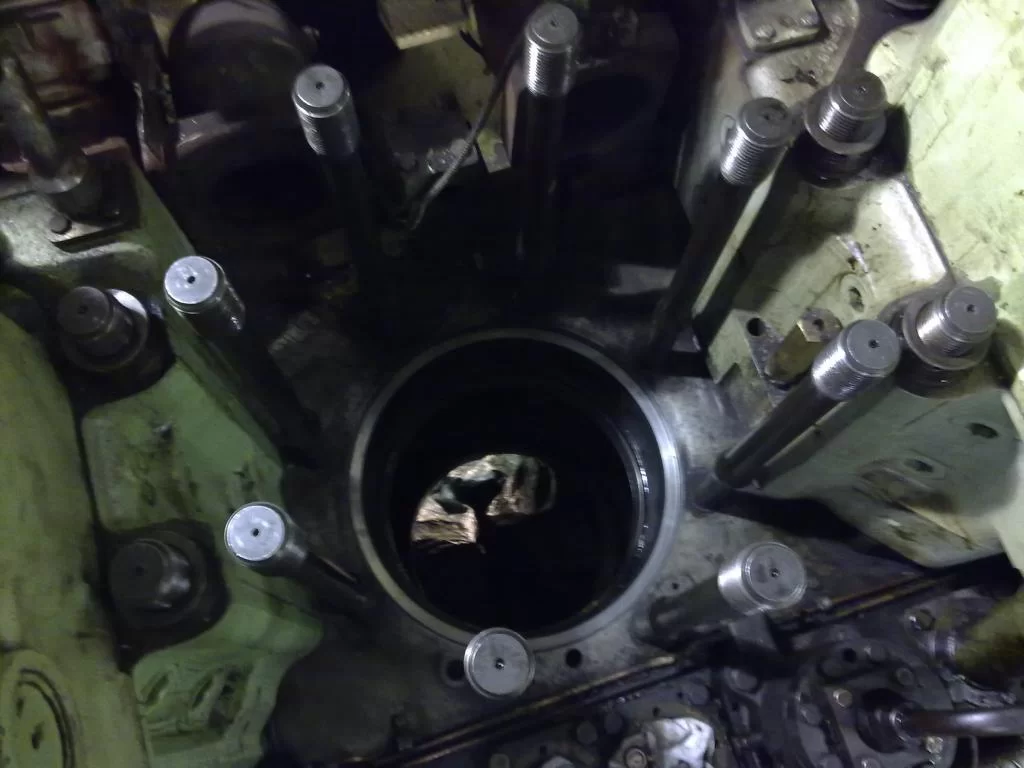 26. Stort gapande hål HM 3 Cyl. 5.webp