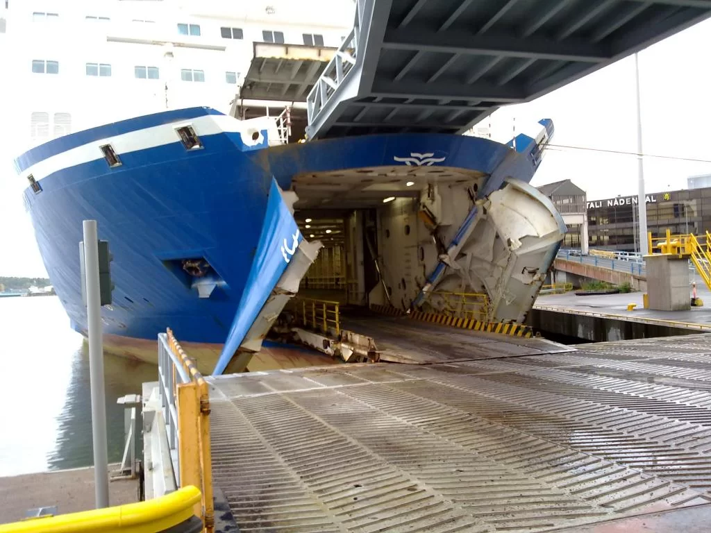 5. Bogport & övre ramp deck 5.webp