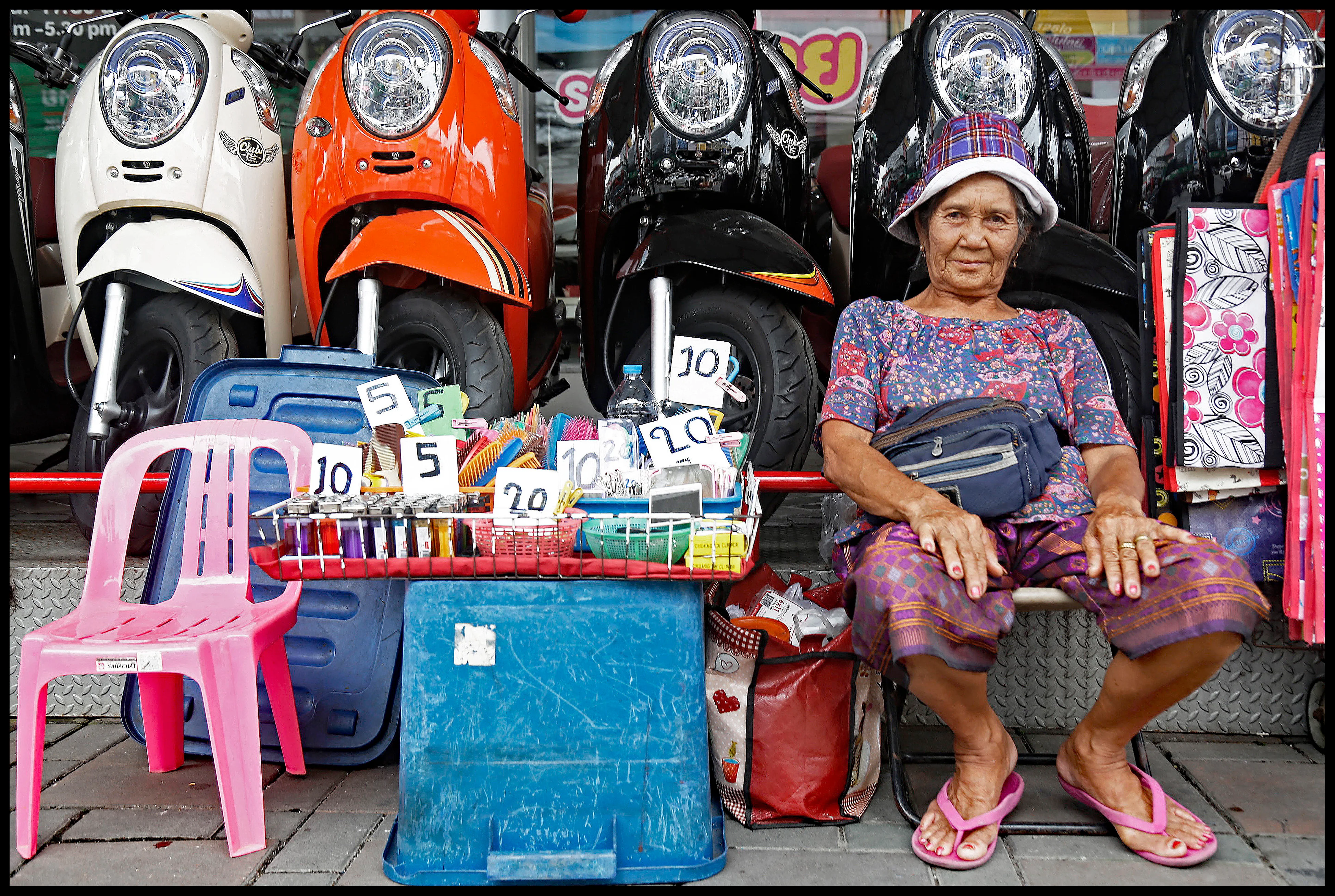 _18C4555 copy 2 ahr ram.webp