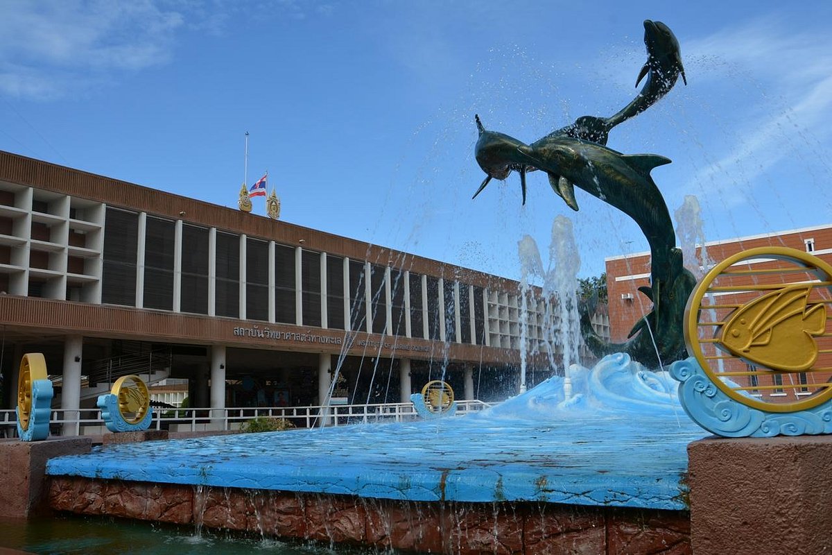 dolphin-fountain.jpg