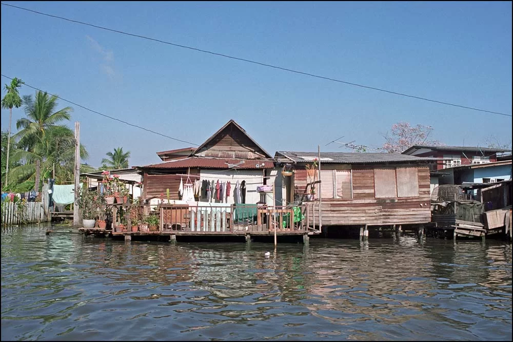 FM-129-21 Bostäder vid khlong BKK.webp