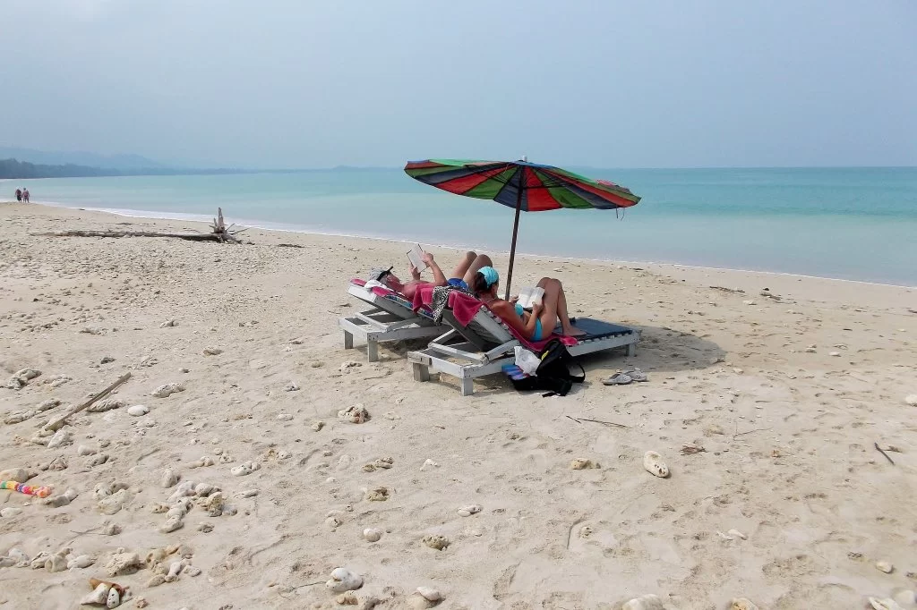 Happy beach (2).webp