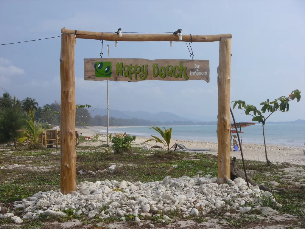 happy beach (8).webp