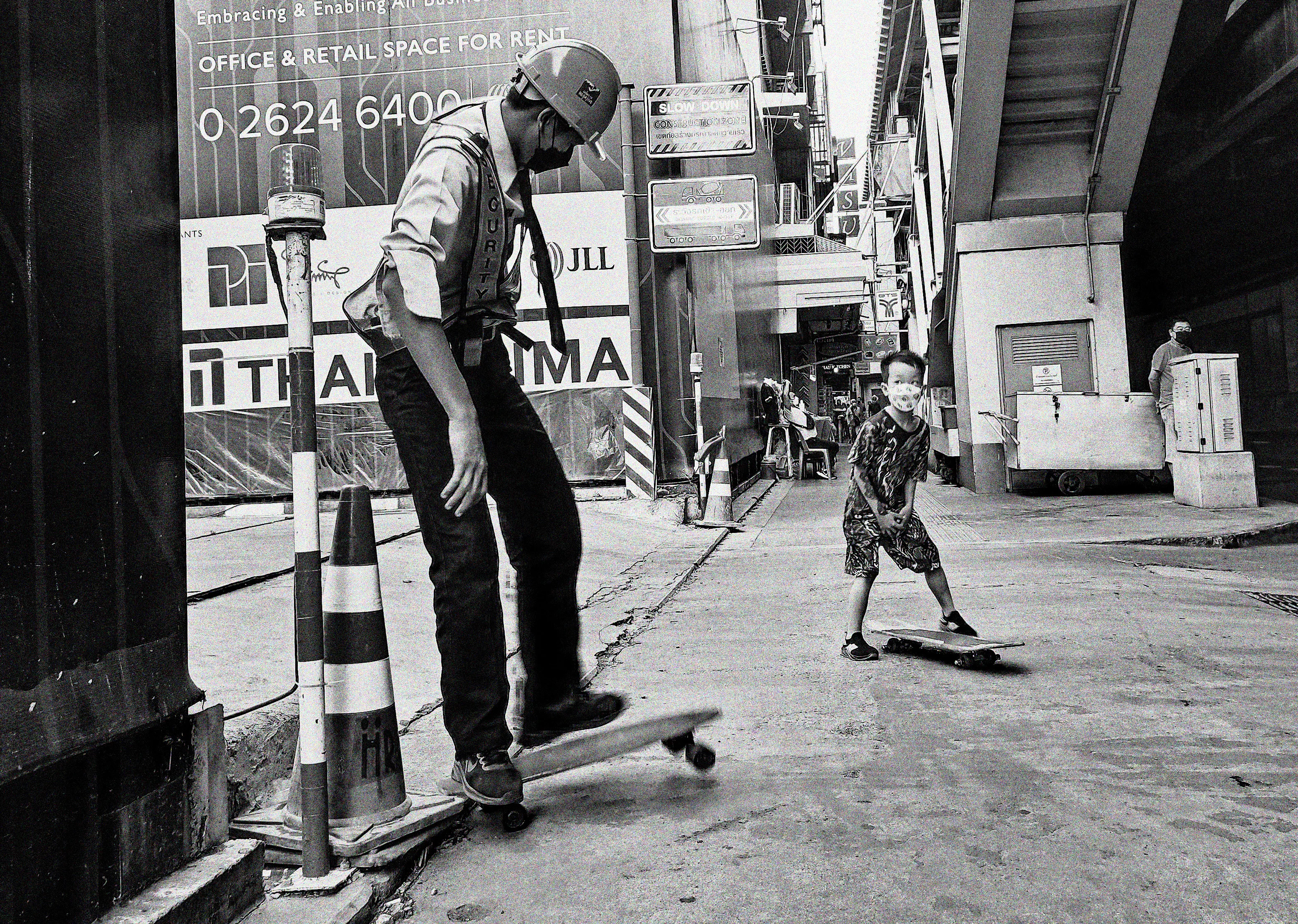 IMG_20220301_172135 copy 3 ahr bw grain.webp