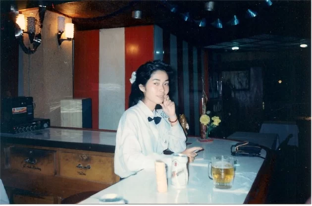 Jobbade i hotelbaren.webp