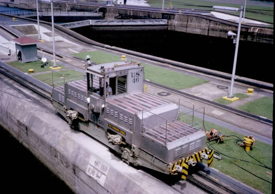 Mule  Panama kanalen(2).webp