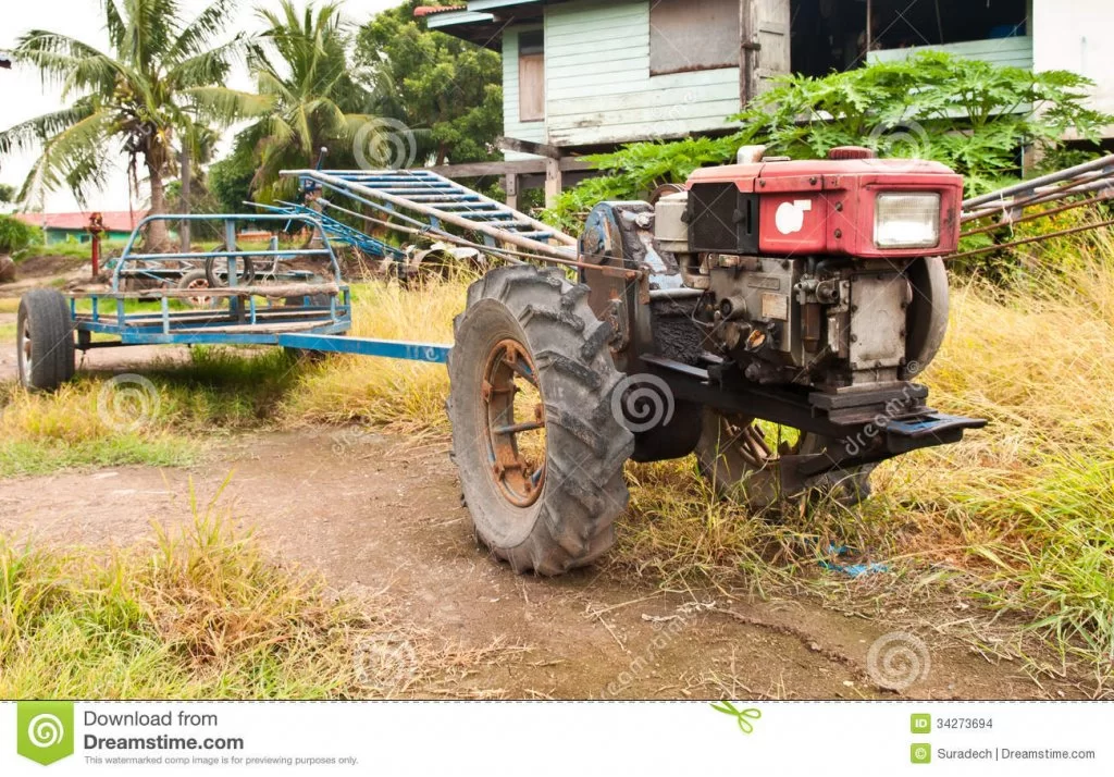 old-farmer-tractor-thailand-34273694.webp