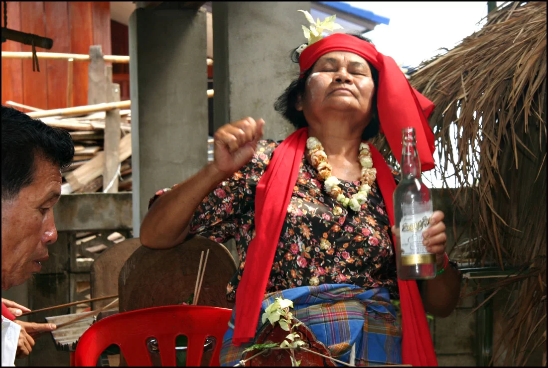 Payo  Andedans mannens ande kommer in i kvinnan och måste bort.webp