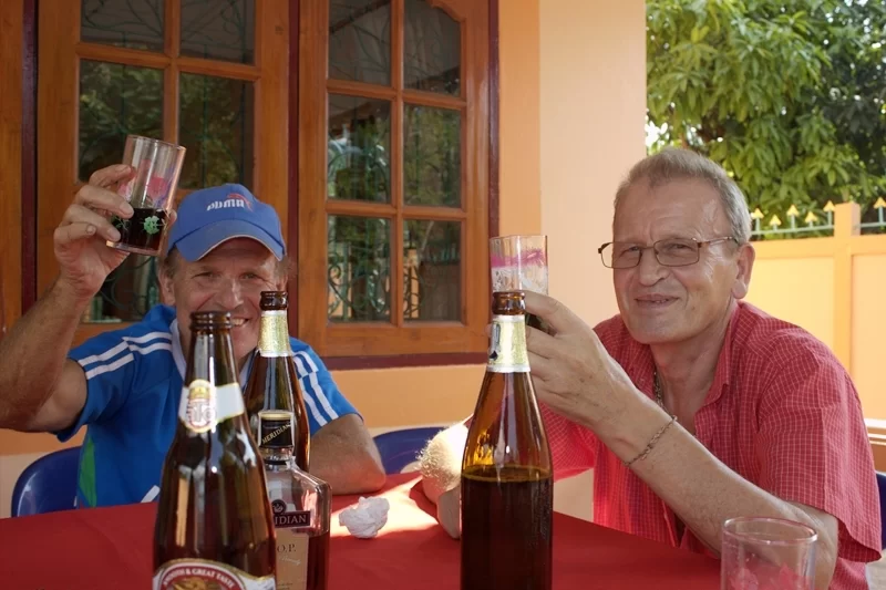 Skål och välkommen.webp