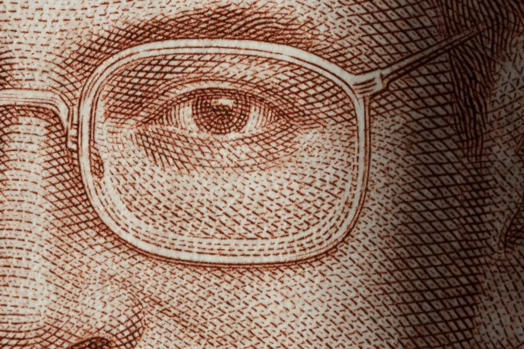 stålar i lommen.webp