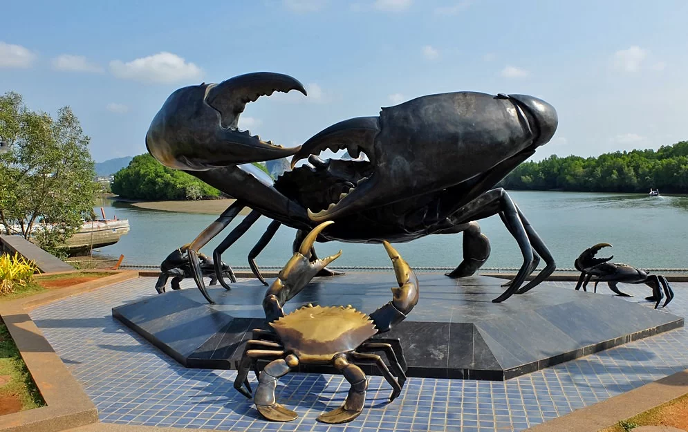 statue-crabs-krabi.webp