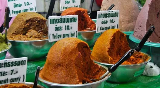 Thailand_-Curry-Paste-stall_grande.webp