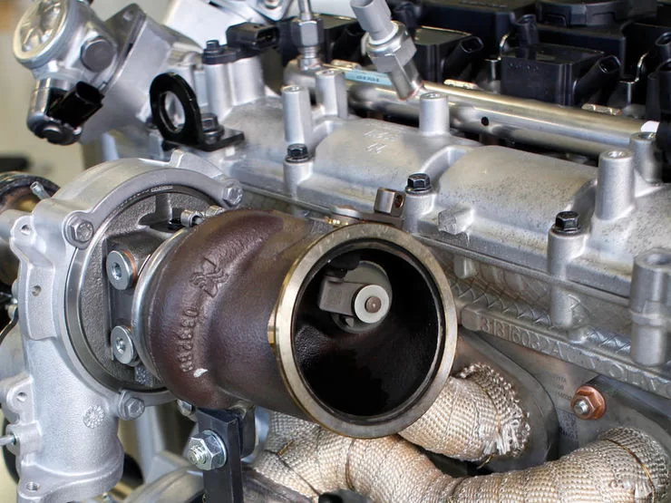 volvo 2L 450hk mekaniskdubbelturbo.webp